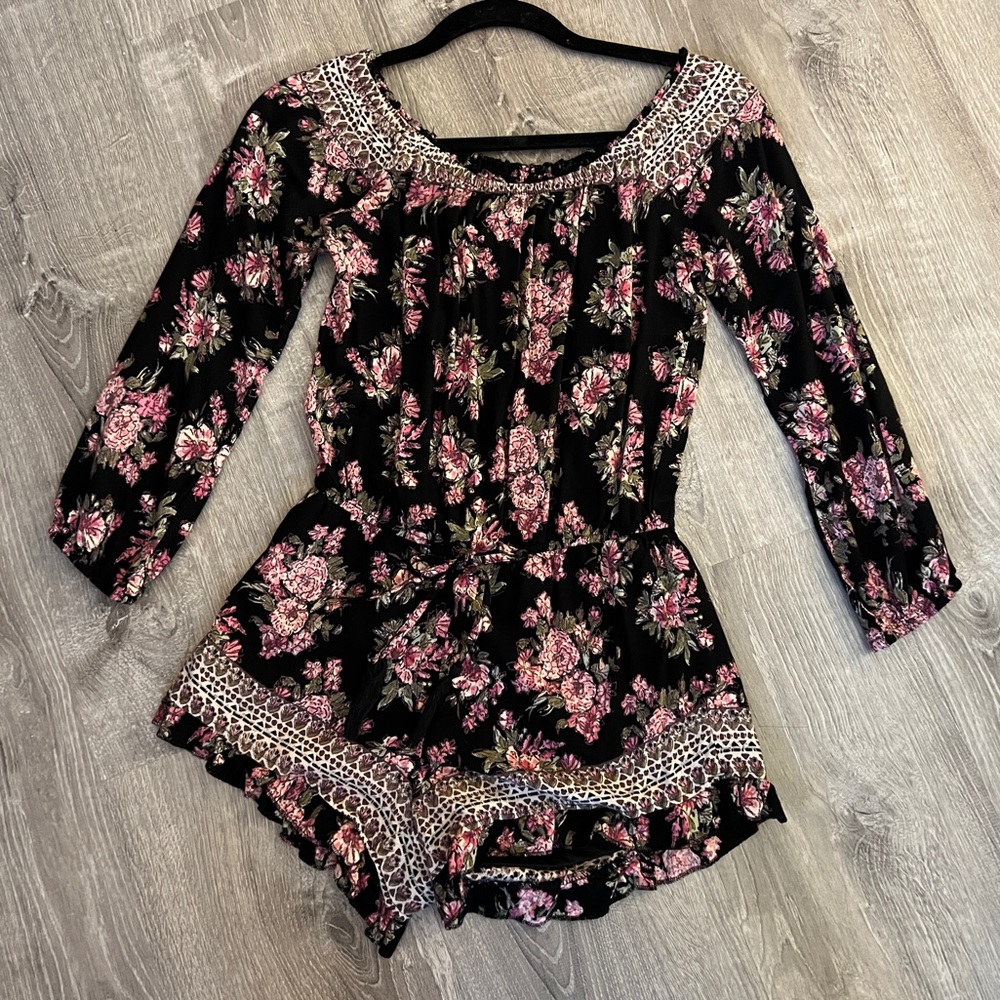 Long sleeve romper size small.